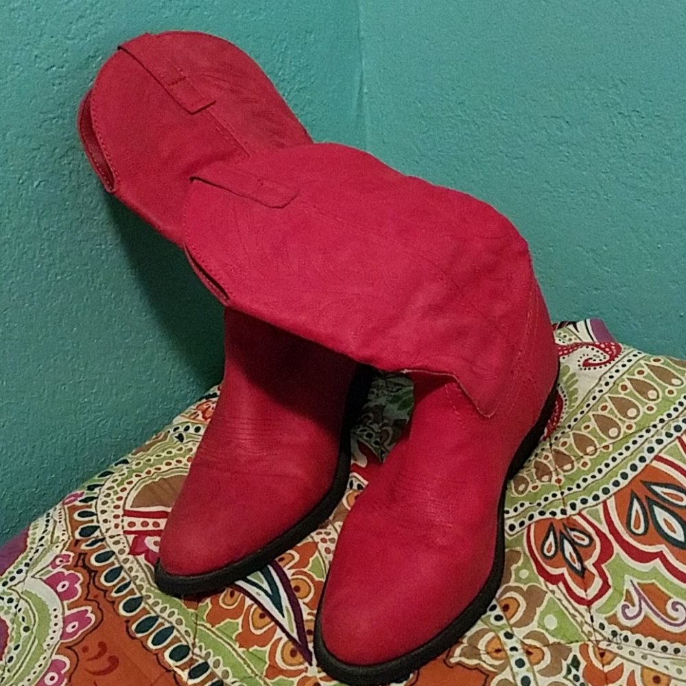 Red Boots - Picture 2 of 4